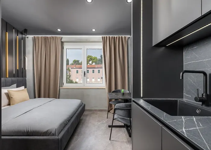 Apartman Center Bag *